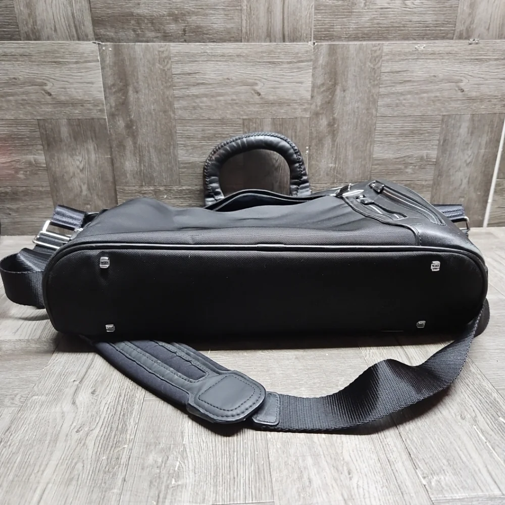 TUMI Arrive Narita Laptop Briefcase 25611D BLK Bag Shoulder Strap Nylon Leather